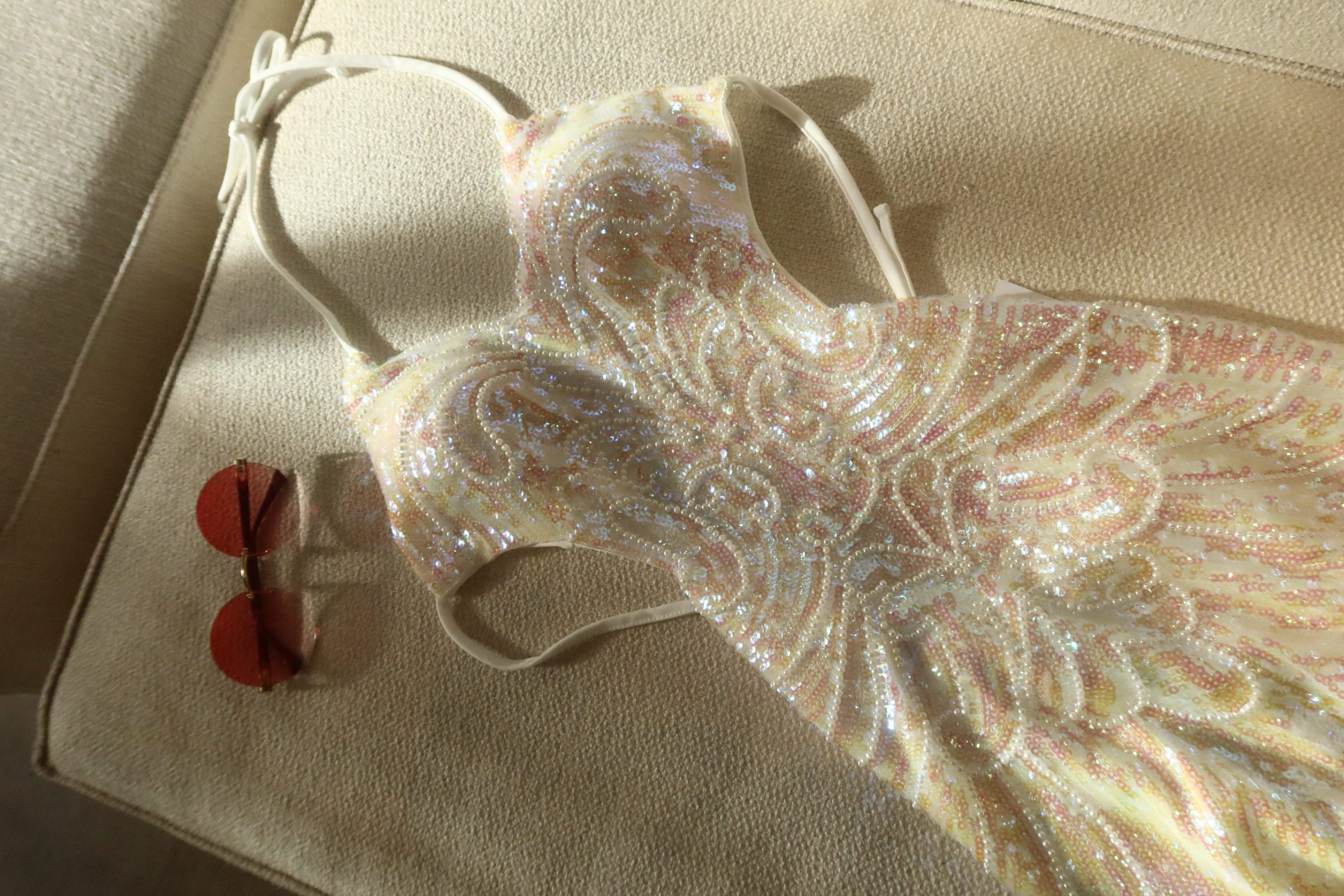 White cut out pearls dress - size S - 720₪